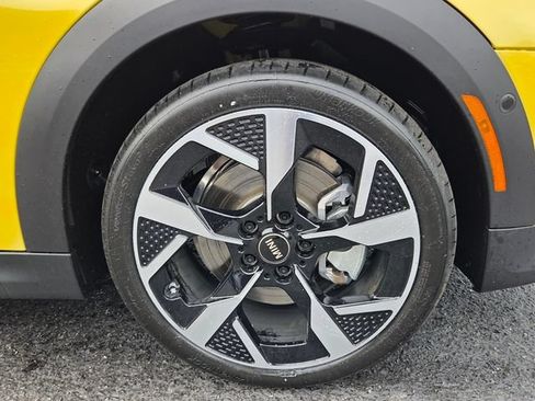 New 2026 MINI Cooper 2-Door Hardtop FWD image 9