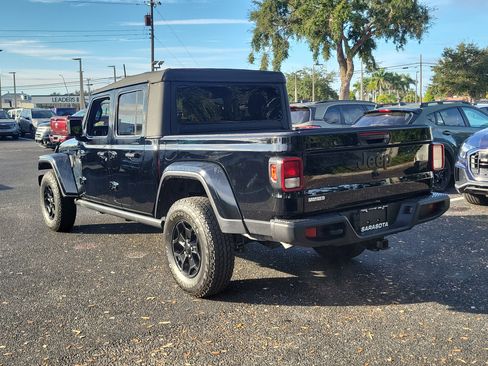 Used 2022 Jeep Gladiator Sport image 4