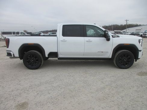 New 2026 GMC Sierra 2500 AT4 w/ AT4 Premium Plus Package image 3