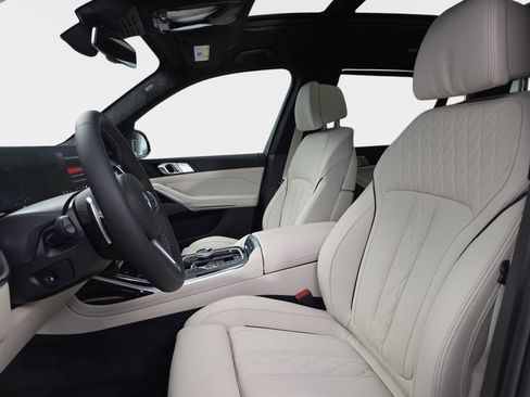 New 2026 BMW X7 M60i image 16