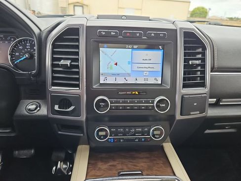 Used 2019 Ford Expedition Platinum image 20