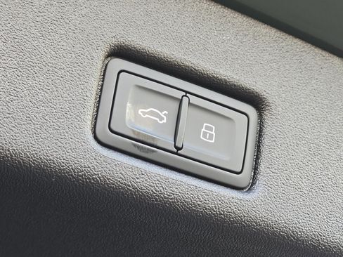 New 2025 Audi Q5 Prestige image 21