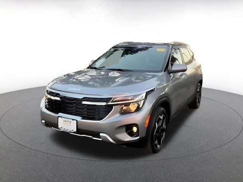 Used 2025 Kia Seltos S image 6