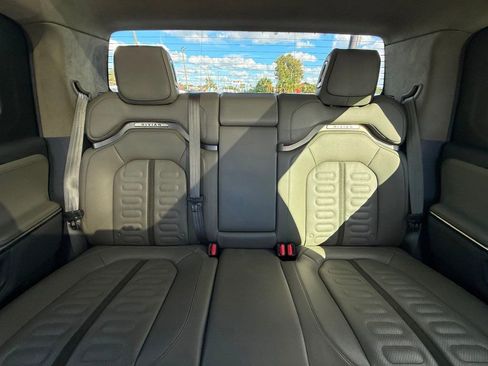 Used 2022 Rivian R1T Adventure image 20