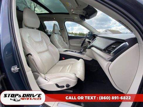 Used 2021 Volvo XC90 T6 Inscription w/ Climate Package image 18