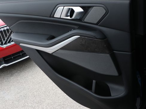 Certified 2026 BMW X5 xDrive40i w/ M Sport Package image 32