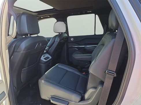 New 2025 Lincoln Navigator Reserve w/ Jet Appearance Package image 9