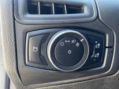 Used 2016 Ford Focus S image 22