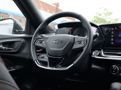 Used 2024 Chevrolet Trax RS w/ Driver Confidence Package FWD image 38