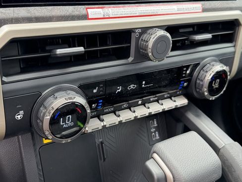 New 2026 Toyota Tacoma Limited AWD/4WD image 18