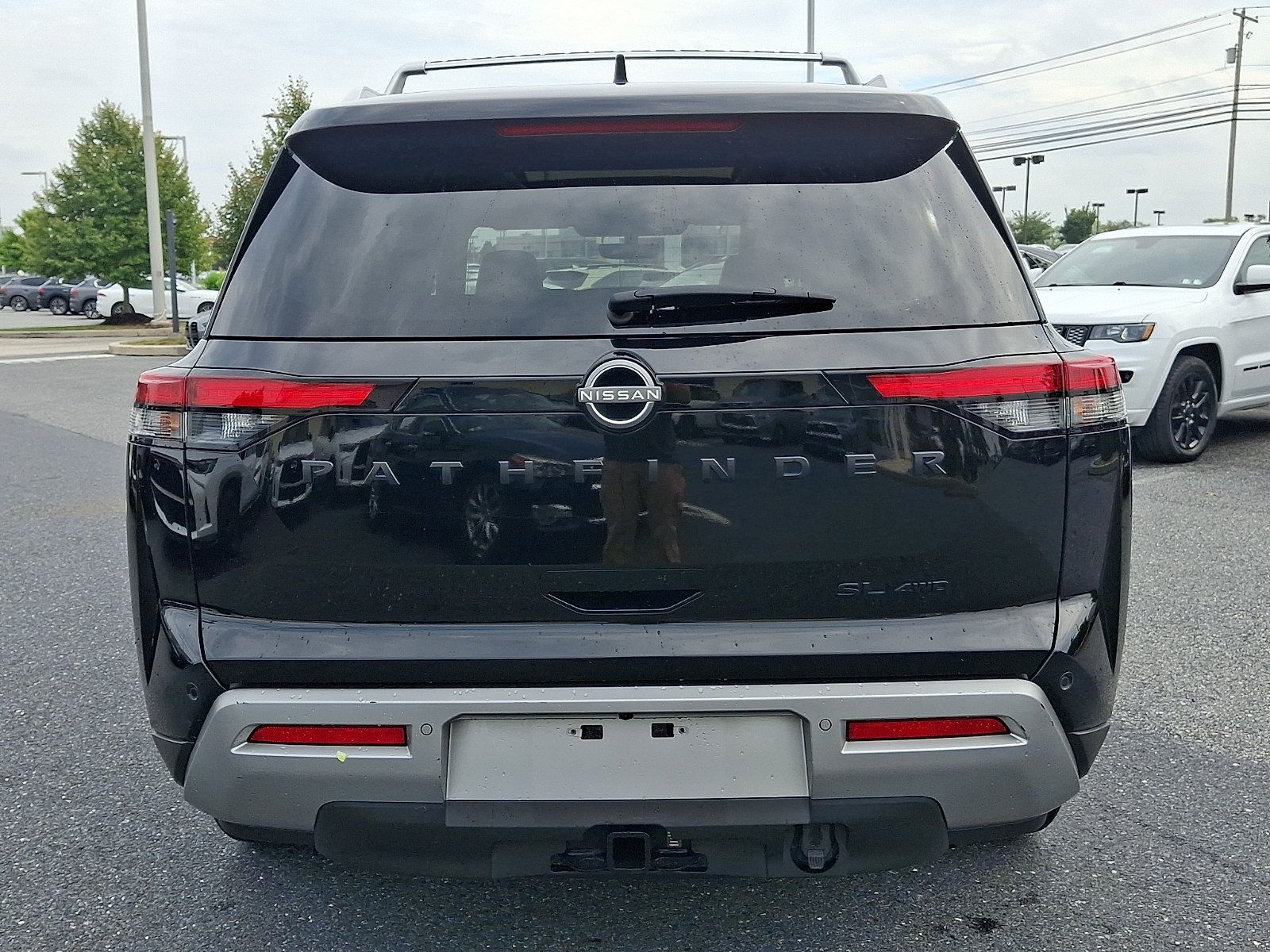 Used 2024 Nissan Pathfinder SL w/ SL Premium Package AWD/4WD image 4