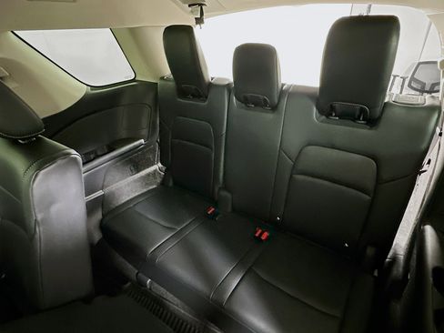 Used 2023 Nissan Pathfinder SL w/ Black Appearance Package image 29