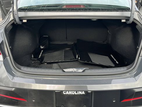 Certified 2024 Hyundai Elantra Limited image 30