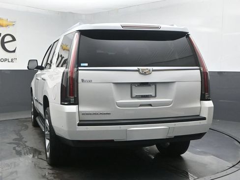 Used 2017 Cadillac Escalade Luxury AWD/4WD image 42