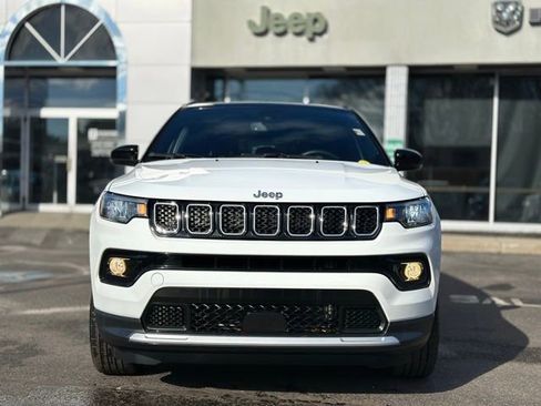 Used 2024 Jeep Compass Limited w/ Sun and Sound Group image 9