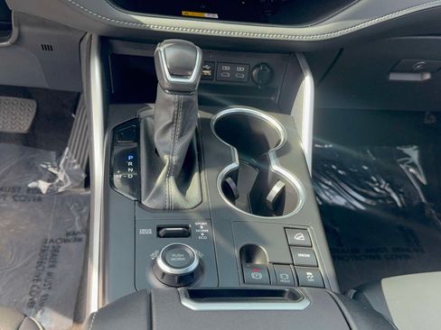 Certified 2024 Toyota Highlander XSE AWD/4WD image 18