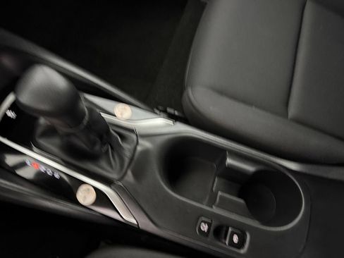 Used 2025 Toyota Corolla LE FWD image 37