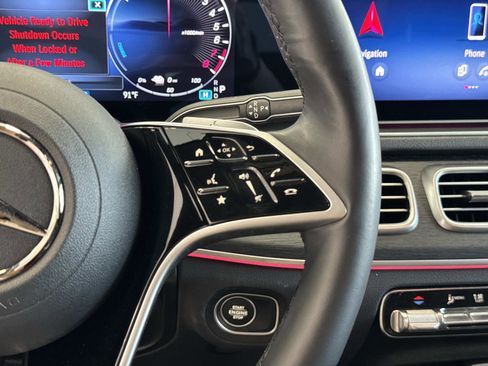 Certified 2025 Mercedes-Benz GLE 450e 4MATIC w/ Driver Assistance Package image 29