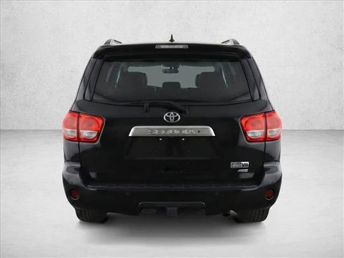 Used 2017 Toyota Sequoia Limited w/ Safety & Convenience Package AWD/4WD image 6