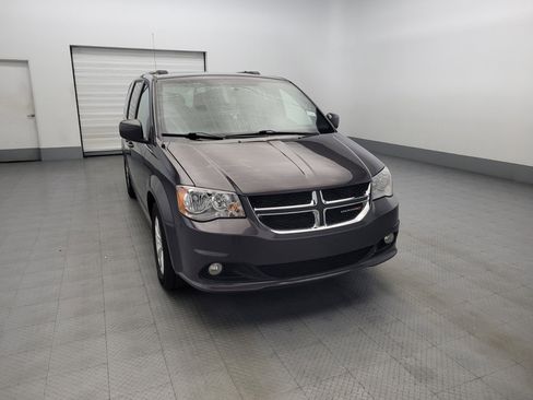 Used 2018 Dodge Grand Caravan SXT image 14