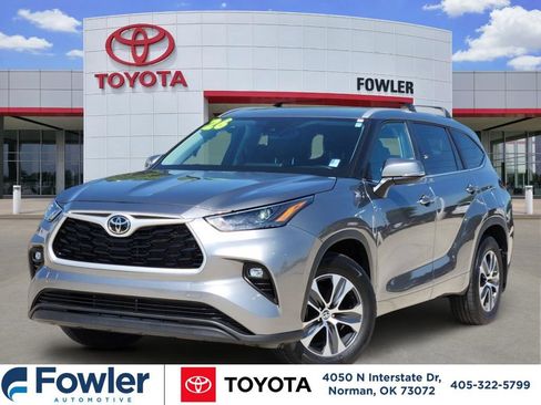 Certified 2026 Toyota Highlander XLE AWD/4WD image 1