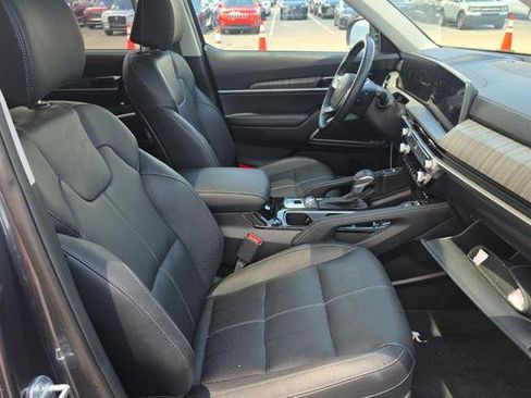 Used 2024 Kia Telluride EX w/ EX Captain's Chair Package AWD/4WD image 6