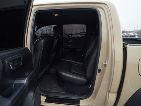 Used 2019 Toyota Tacoma TRD Off-Road image 14