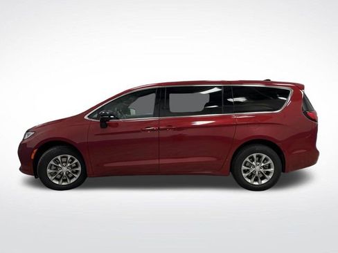 New 2026 Chrysler Pacifica Select image 11