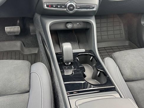 Certified 2023 Volvo XC40 Recharge Ultimate w/ Protection Package Premier AWD/4WD image 13