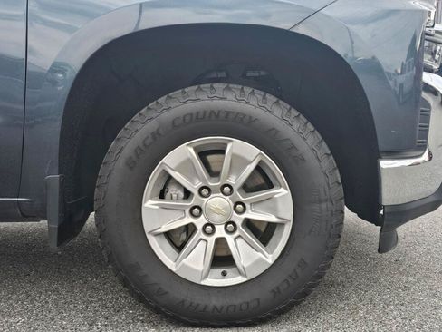 Used 2020 Chevrolet Silverado 1500 LT w/ Convenience Package AWD/4WD image 10