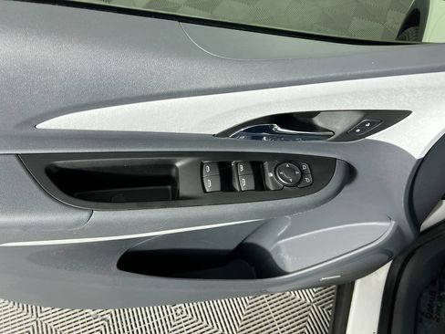 Used 2020 Chevrolet Bolt Premier w/ Infotainment Package FWD image 14