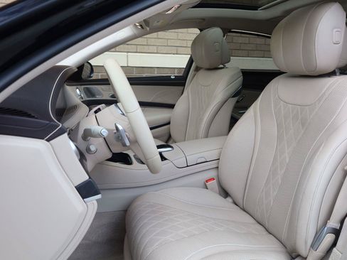 Used 2018 Mercedes-Benz S 560 Sedan image 18