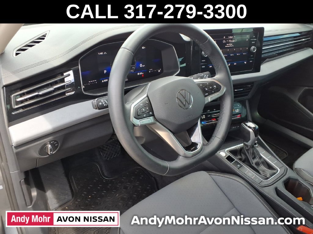 Used 2025 Volkswagen Jetta SE FWD image 18