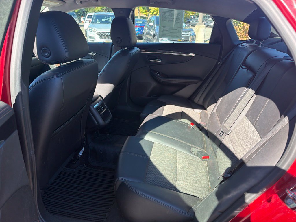 Used 2015 Chevrolet Impala LT FWD image 13