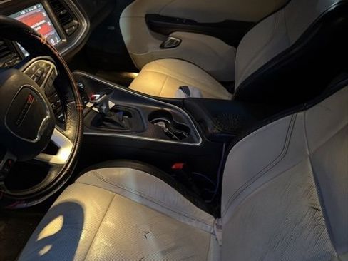 Used 2015 Dodge Challenger SXT Plus image 9