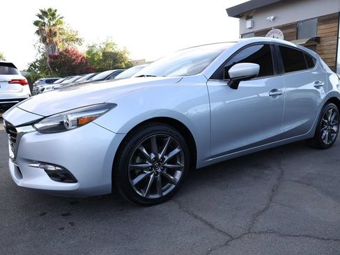 Used 2018 MAZDA MAZDA3 Grand Touring FWD image 30