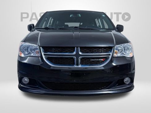 Used 2019 Dodge Grand Caravan SXT FWD image 2