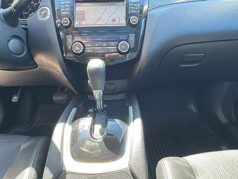 Used 2016 Nissan Rogue SL w/ SL Premium Package AWD/4WD image 22