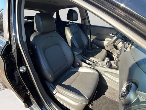 Used 2023 Hyundai Kona Limited image 8