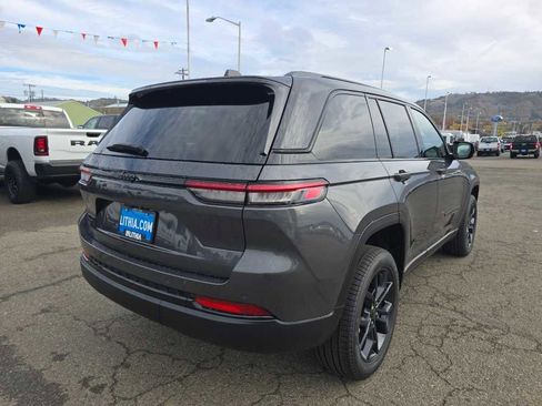 New 2025 Jeep Grand Cherokee Limited image 5