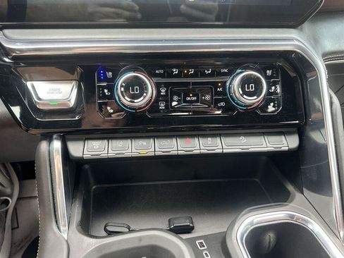 Used 2025 GMC Sierra 3500 Denali Ultimate AWD/4WD image 40