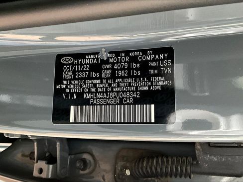 Used 2023 Hyundai Elantra Limited FWD image 17