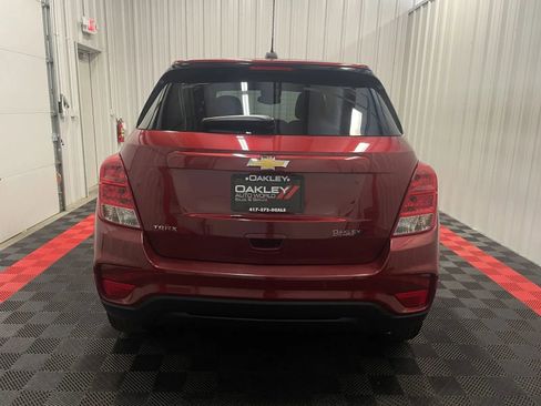 Used 2021 Chevrolet Trax LS w/ Tint and Cruise Package FWD image 3