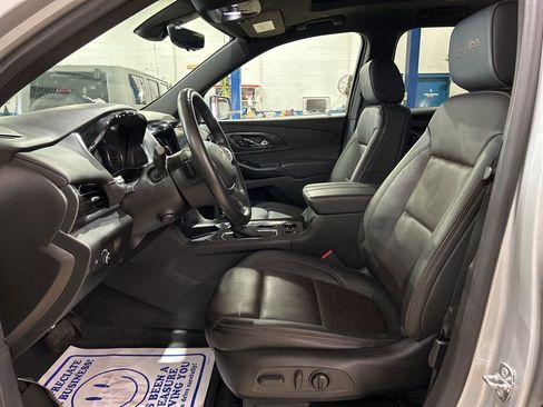 Used 2022 Chevrolet Traverse High Country image 25