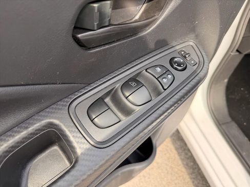 Used 2025 Nissan Versa S image 17