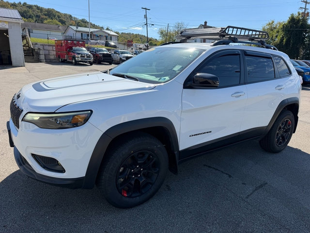 Used 2022 Jeep Cherokee Latitude w/ Trailer Tow Group AWD/4WD image 2