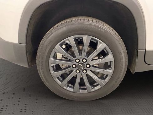Used 2023 Chevrolet Traverse RS FWD image 39