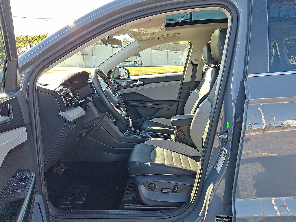 Used 2023 Volkswagen Taos SEL AWD/4WD image 17
