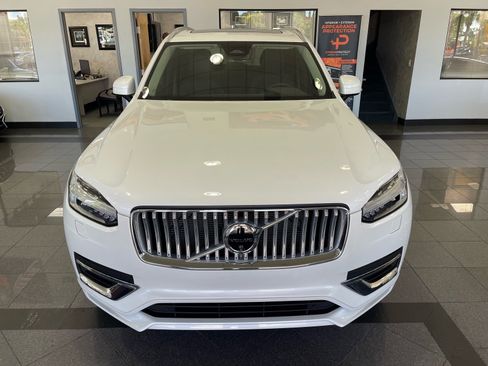 Used 2025 Volvo XC90 B5 Plus w/ Protection Package Premier AWD/4WD image 9