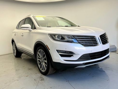 Used 2018 Lincoln MKC Reserve image 2